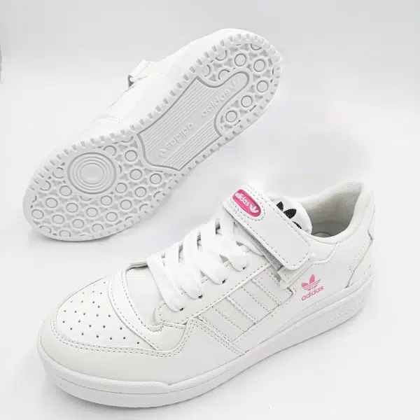 Adida SNEAKERS FORUM BAS EN CUIR BLANC ET ROSE