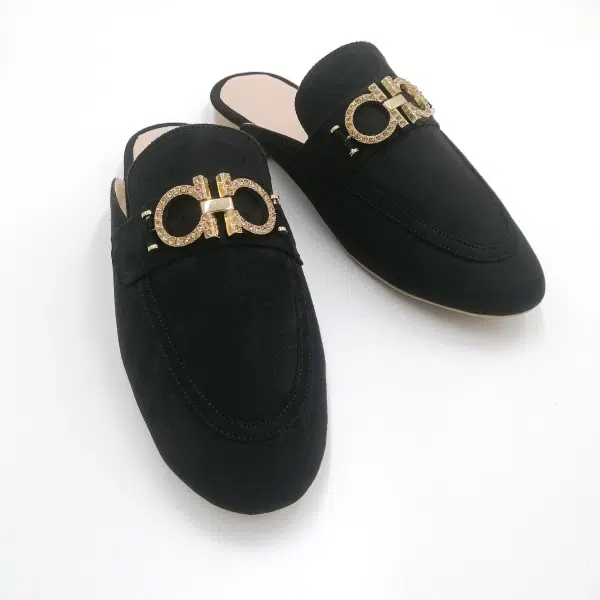 Chaussures plates Mueller pour femme avec bout fermé et dos partiellement ouvert dan